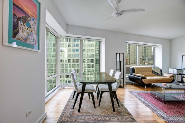 57 E Delaware Place 1506, Chicago, IL 60611