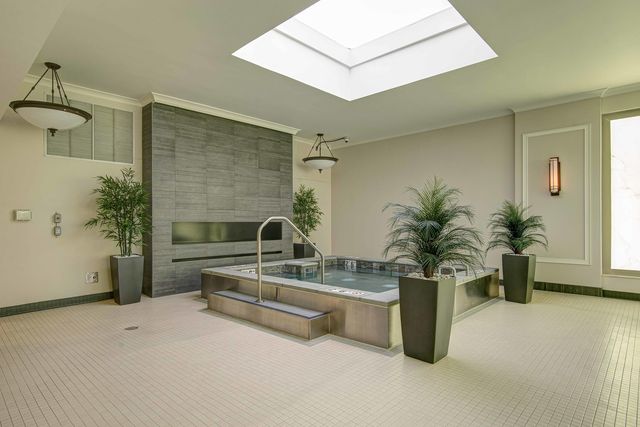 57 E Delaware Place 1506, Chicago, IL 60611