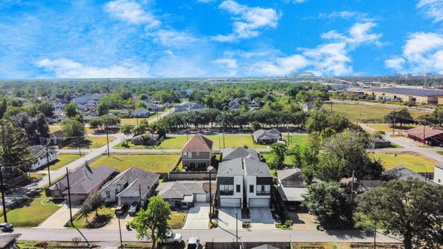7812 Jester Street, Houston, TX 77051