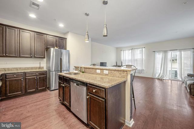 100 BUDDY POWELL LN, Wenonah, NJ 08090