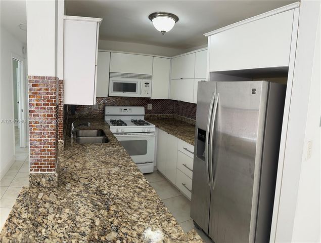2201 Brickell Ave 46, Miami, FL 33129