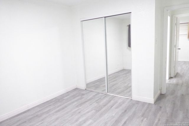 255 E Rampart Dr Unit 211, San Antonio, TX 78216