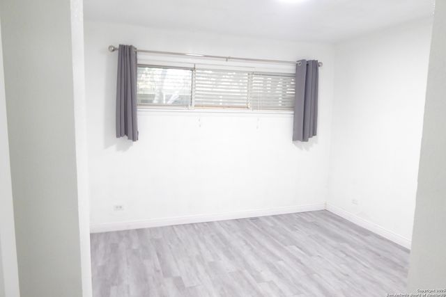 255 E Rampart Dr Unit 211, San Antonio, TX 78216