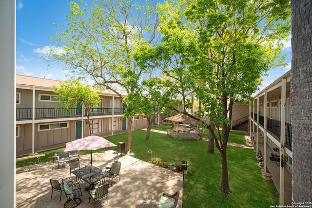 255 E Rampart Dr Unit 211, San Antonio, TX 78216