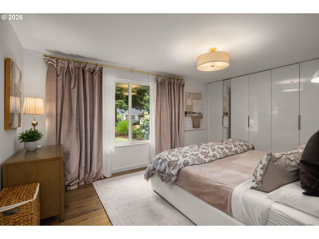 19025 INDIAN SPRINGS Cir, Lake Oswego, OR 97035