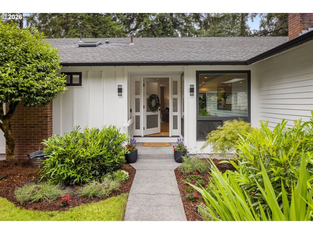 19025 INDIAN SPRINGS Cir, Lake Oswego, OR 97035