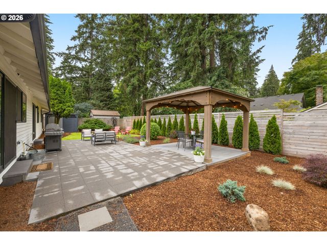 19025 INDIAN SPRINGS Cir, Lake Oswego, OR 97035