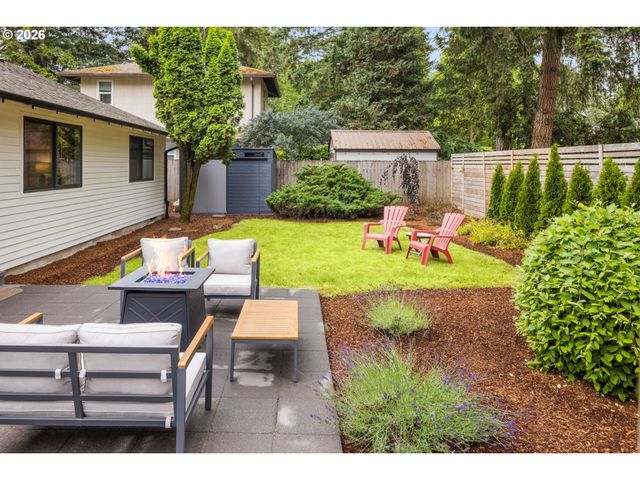19025 INDIAN SPRINGS Cir, Lake Oswego, OR 97035