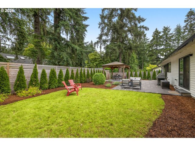 19025 INDIAN SPRINGS Cir, Lake Oswego, OR 97035