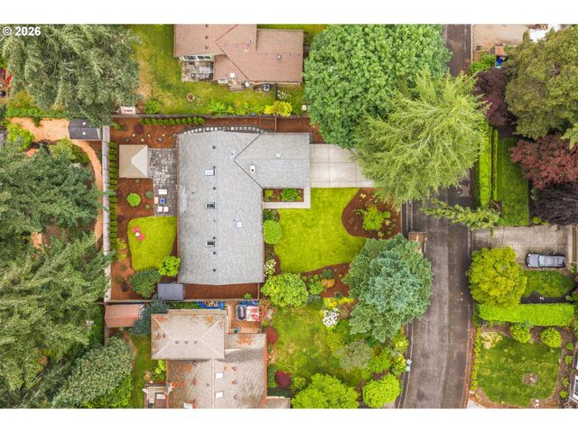 19025 INDIAN SPRINGS Cir, Lake Oswego, OR 97035