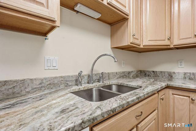 70 Southwick Court 204, Cheshire, CT 06410