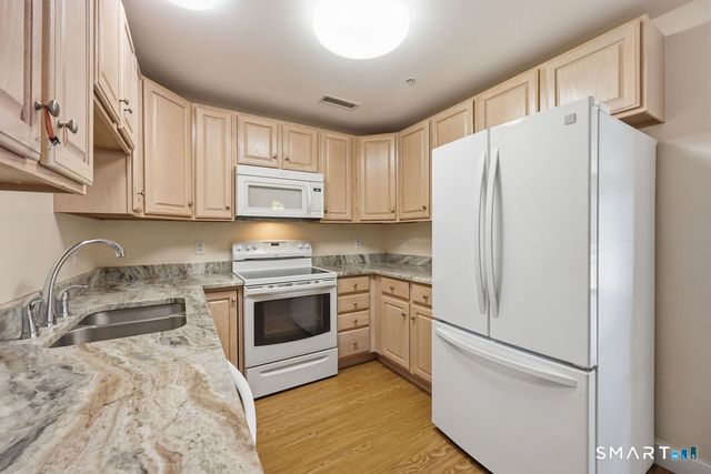 70 Southwick Court 204, Cheshire, CT 06410