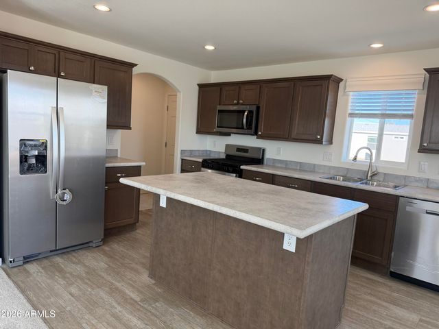 400 W VENICE Way, Paulden, AZ 86334