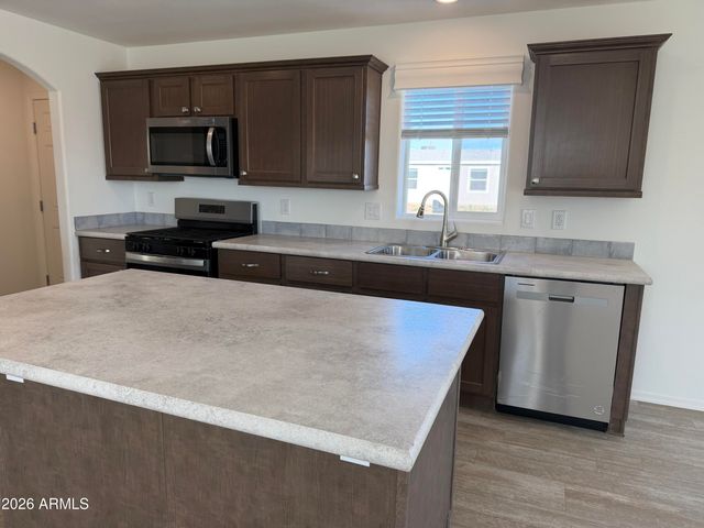 400 W VENICE Way, Paulden, AZ 86334