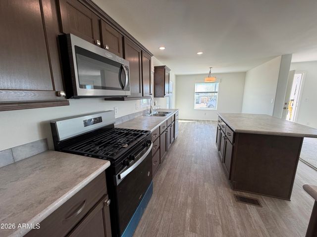 400 W VENICE Way, Paulden, AZ 86334