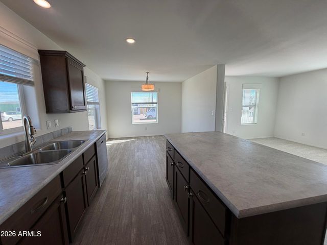 400 W VENICE Way, Paulden, AZ 86334