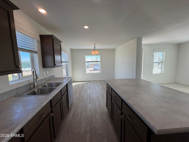 400 W VENICE Way, Paulden, AZ 86334