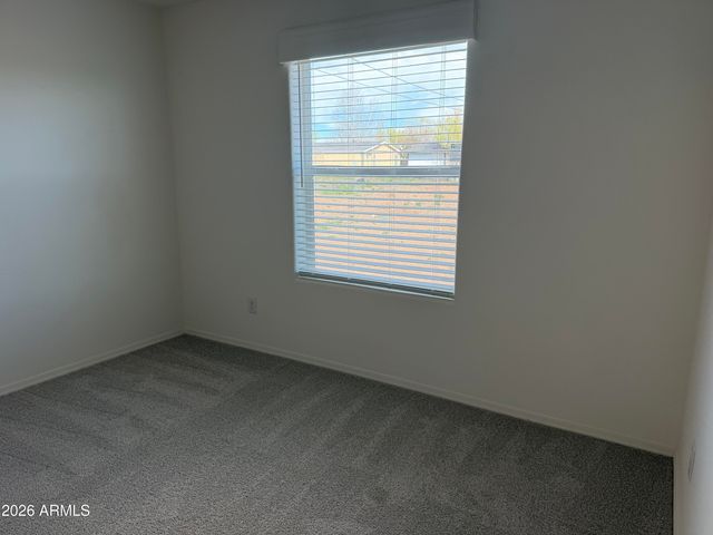 400 W VENICE Way, Paulden, AZ 86334