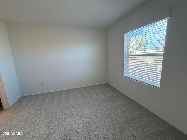 400 W VENICE Way, Paulden, AZ 86334