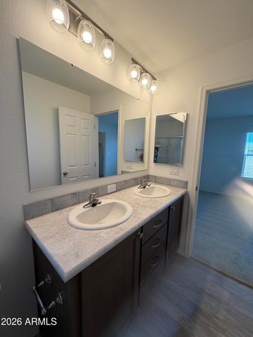 400 W VENICE Way, Paulden, AZ 86334