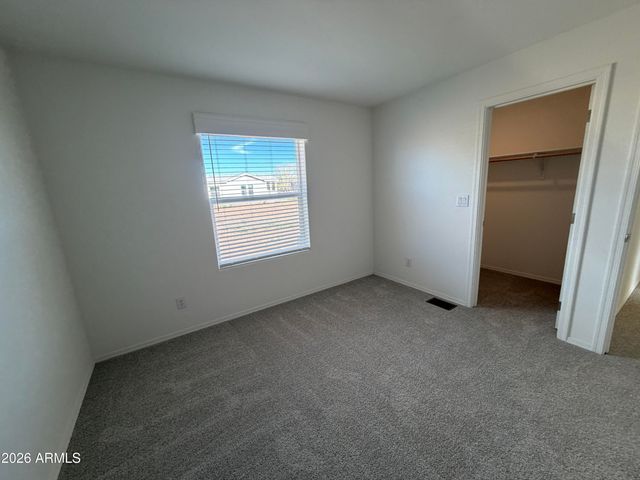 400 W VENICE Way, Paulden, AZ 86334