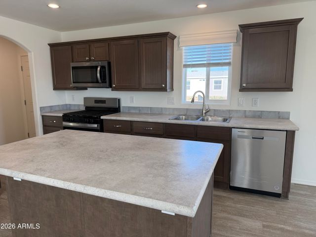 400 W VENICE Way, Paulden, AZ 86334