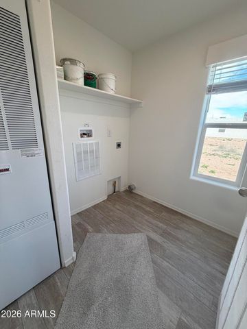 400 W VENICE Way, Paulden, AZ 86334