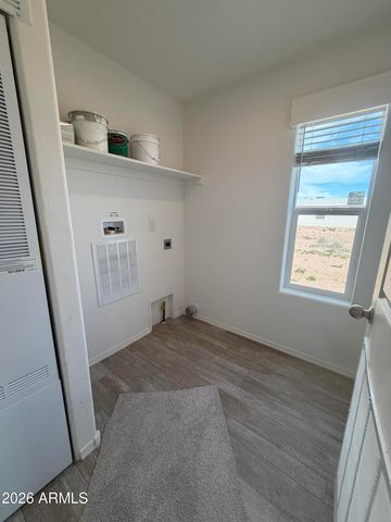 400 W VENICE Way, Paulden, AZ 86334