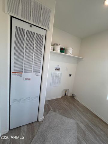 400 W VENICE Way, Paulden, AZ 86334