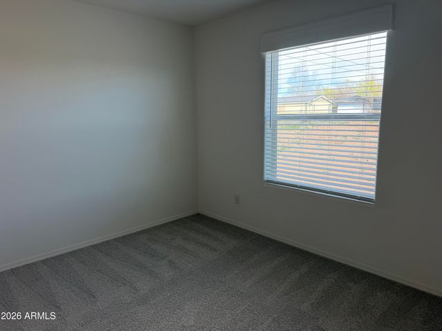 400 W VENICE Way, Paulden, AZ 86334