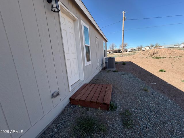 400 W VENICE Way, Paulden, AZ 86334