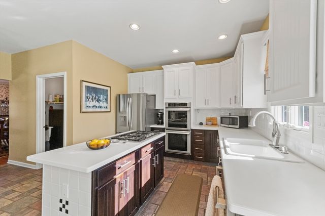 25 Knight Way, Marlborough, MA 01752