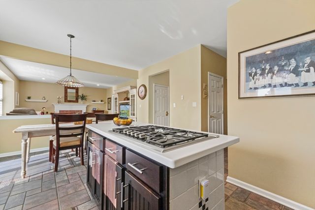 25 Knight Way, Marlborough, MA 01752