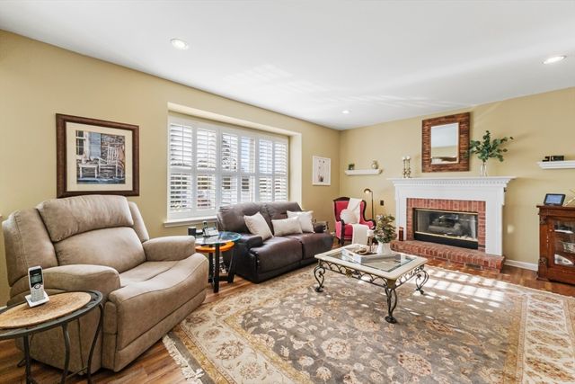 25 Knight Way, Marlborough, MA 01752