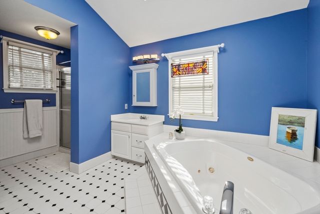 25 Knight Way, Marlborough, MA 01752