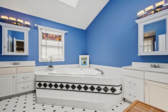 25 Knight Way, Marlborough, MA 01752