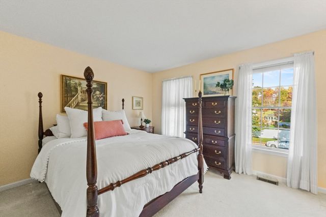 25 Knight Way, Marlborough, MA 01752