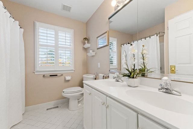 25 Knight Way, Marlborough, MA 01752