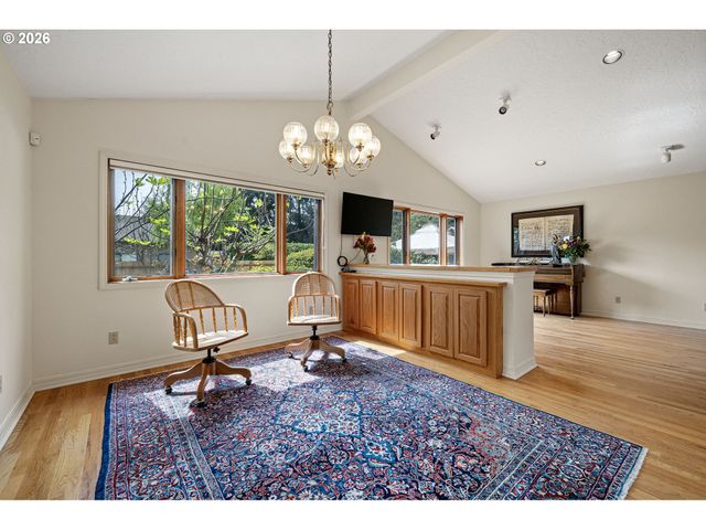 84 GREEN Ln, Eugene, OR 97404