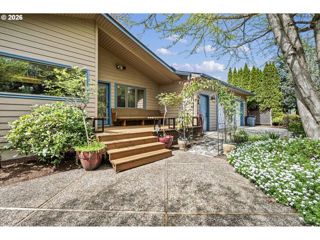 84 GREEN Ln, Eugene, OR 97404