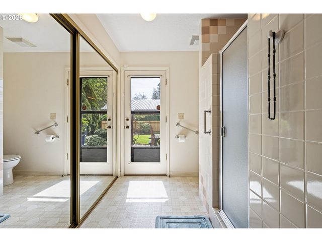 84 GREEN Ln, Eugene, OR 97404