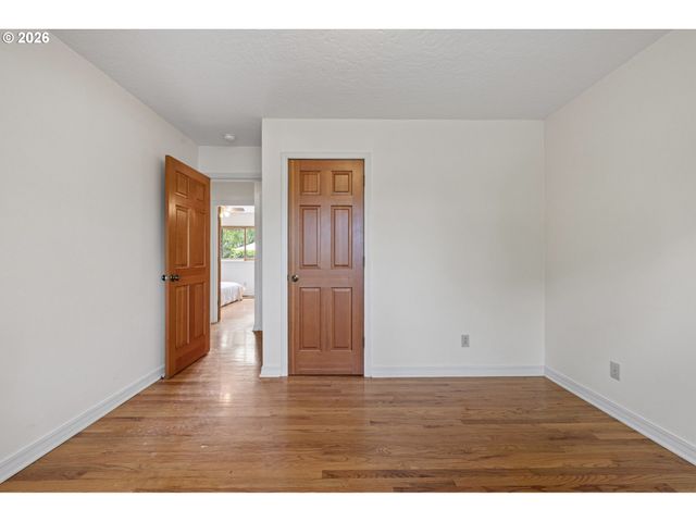 84 GREEN Ln, Eugene, OR 97404