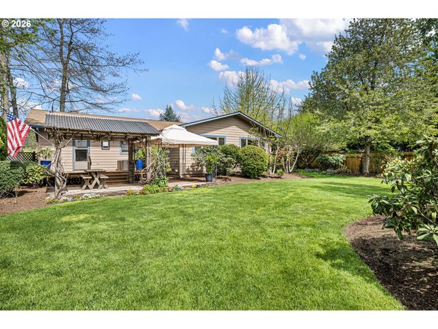 84 GREEN Ln, Eugene, OR 97404
