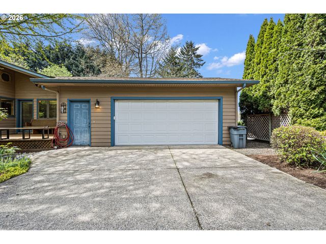 84 GREEN Ln, Eugene, OR 97404