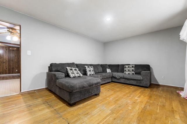 893 Hunt Valley Drive, Reynoldsburg, OH 43068