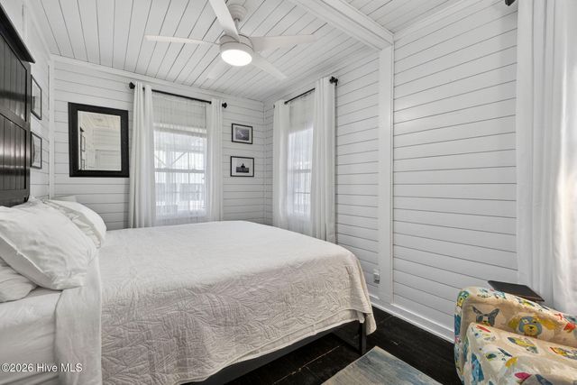 704 Carolina Beach Avenue S, Carolina Beach, NC 28428