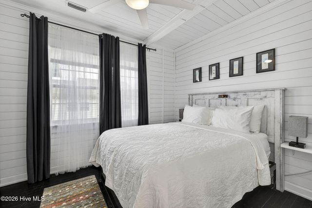 704 Carolina Beach Avenue S, Carolina Beach, NC 28428
