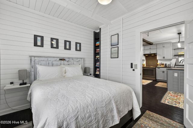 704 Carolina Beach Avenue S, Carolina Beach, NC 28428