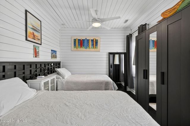 704 Carolina Beach Avenue S, Carolina Beach, NC 28428