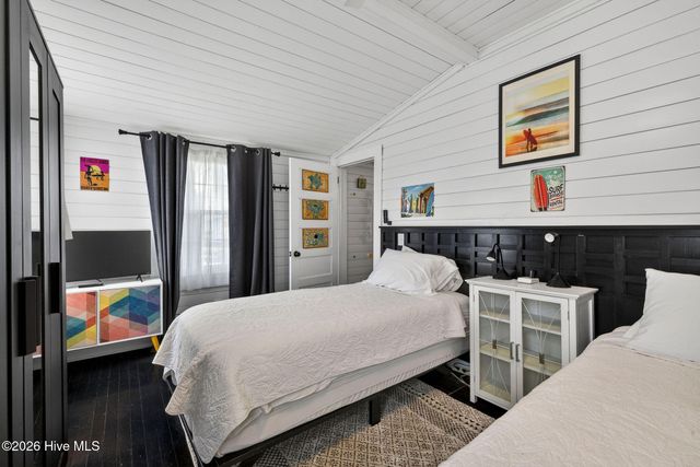 704 Carolina Beach Avenue S, Carolina Beach, NC 28428